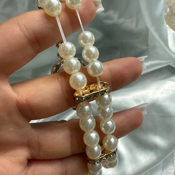 Women’s 18k gold color Stainless steel Panther’s watch Pearl and diamond - Picture 5 of 10